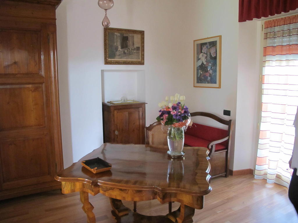 Castronno Villa Emilia المظهر الخارجي الصورة
